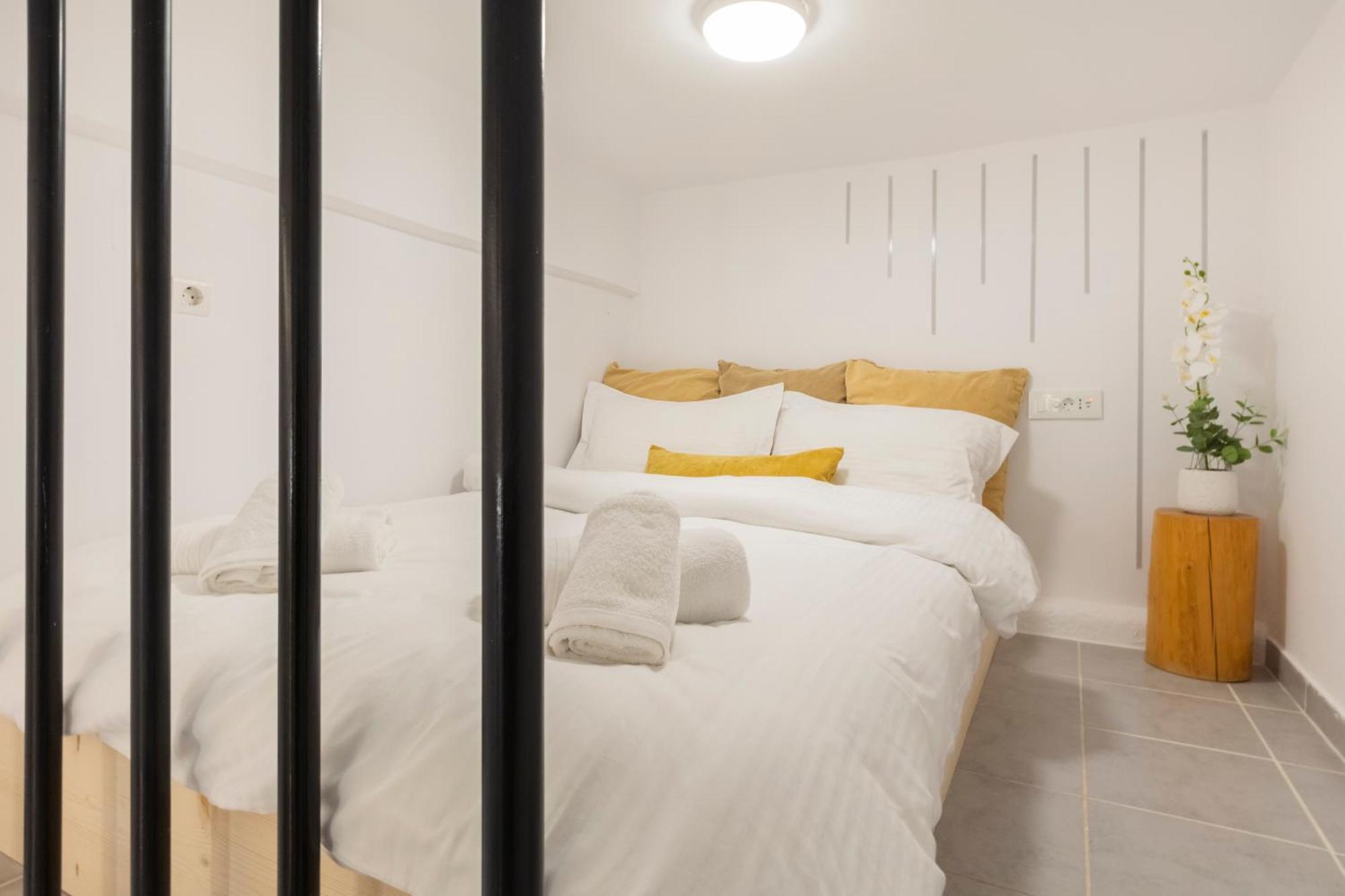 Mykonos Eight Apartment Mykonos Town ภายนอก รูปภาพ